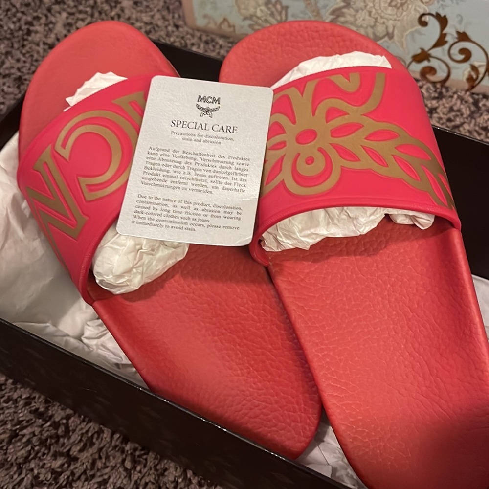 Authentic Mcm Slides In Like New Condition, Color… - image 3
